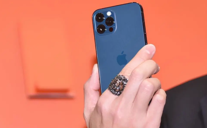 老河口苹果手机维修分享iPhone12系列重启方法教程 